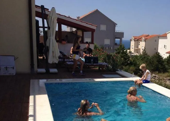 Villa Royale With Shared Pool