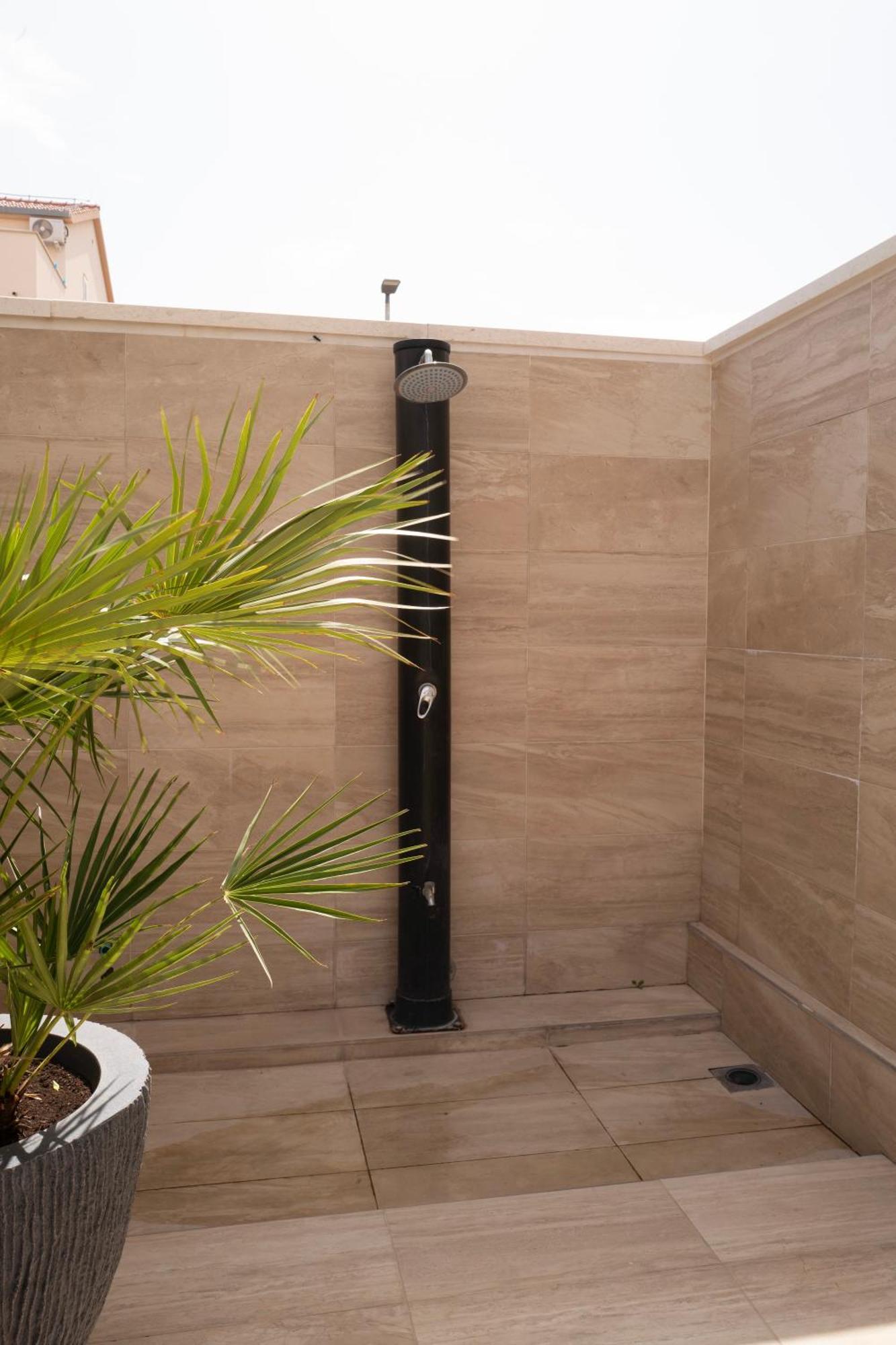 Royale With Shared Pool *