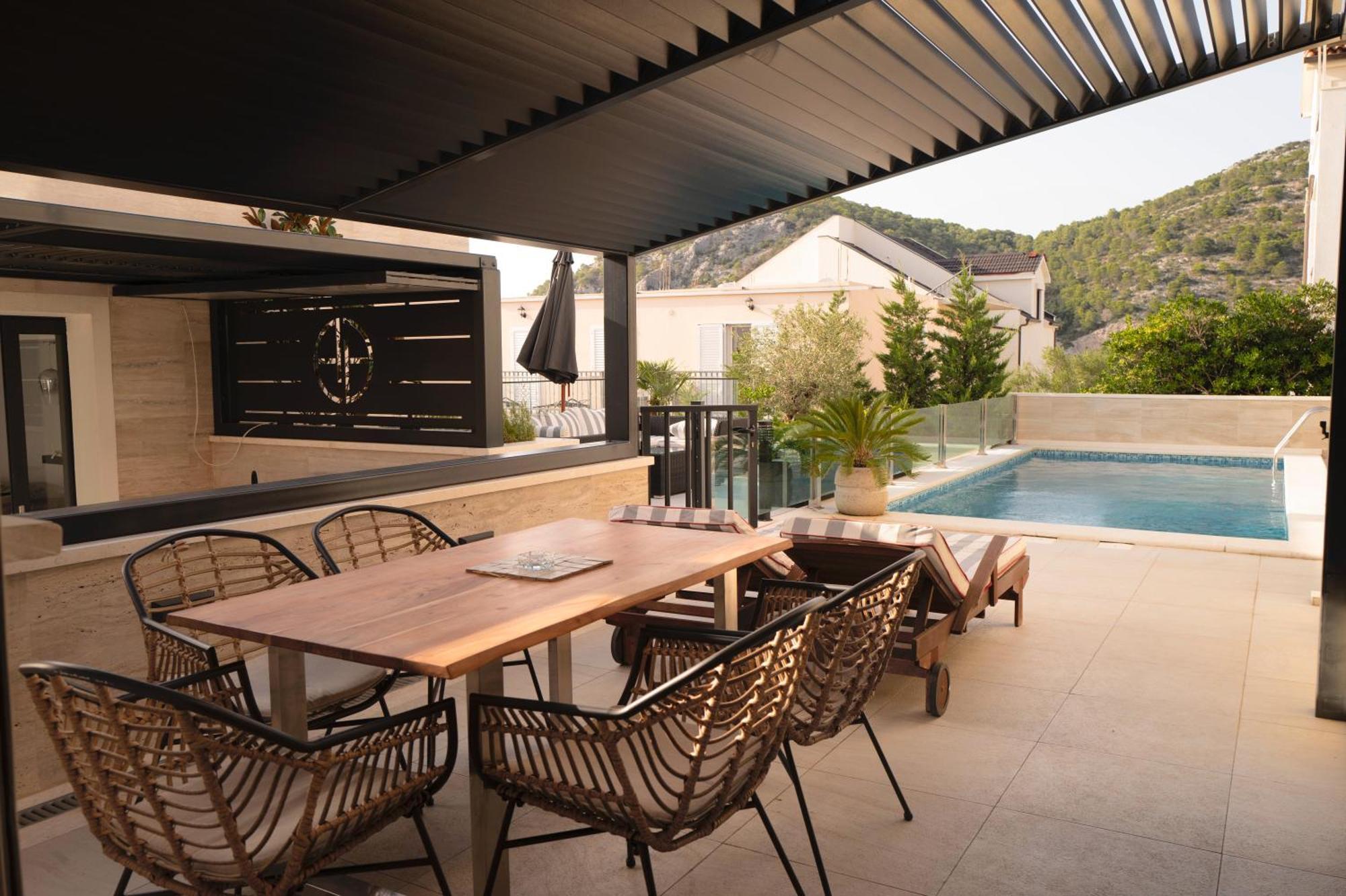 Royale With Shared Pool