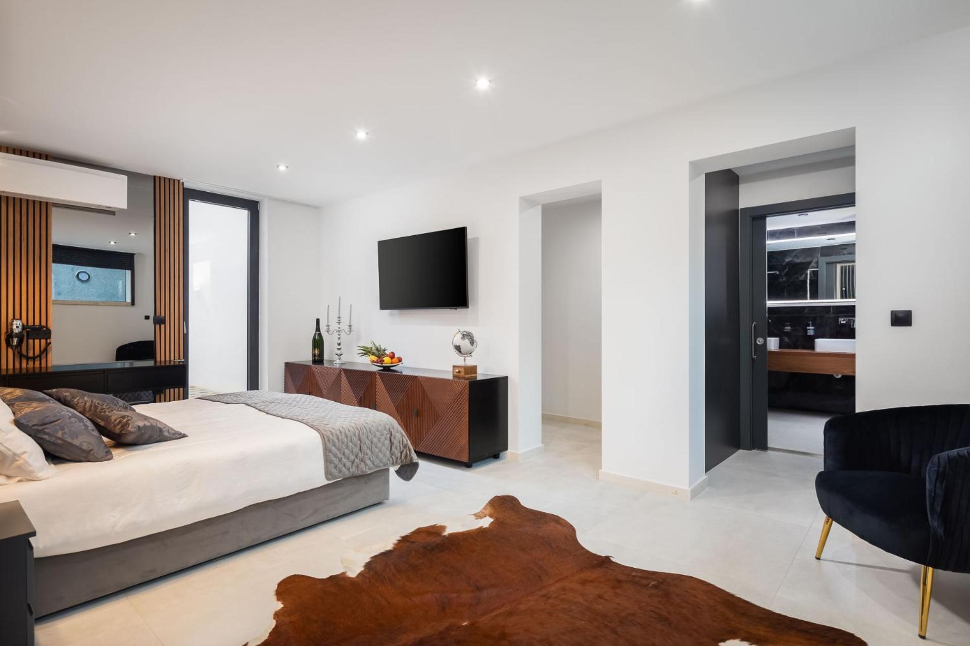 Royale With Shared Pool Apartment Hvar Town