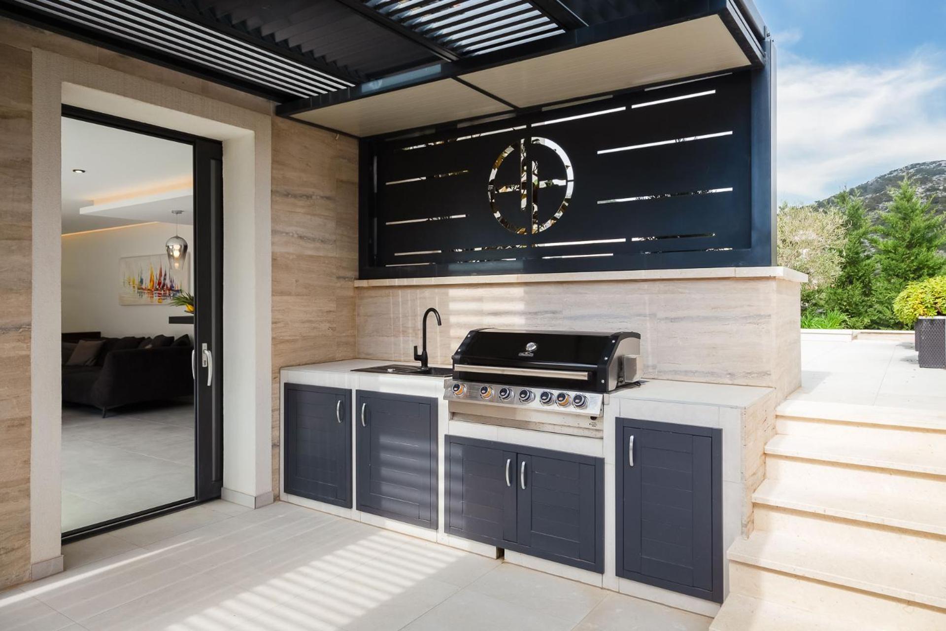 Apartment Royale With Shared Pool