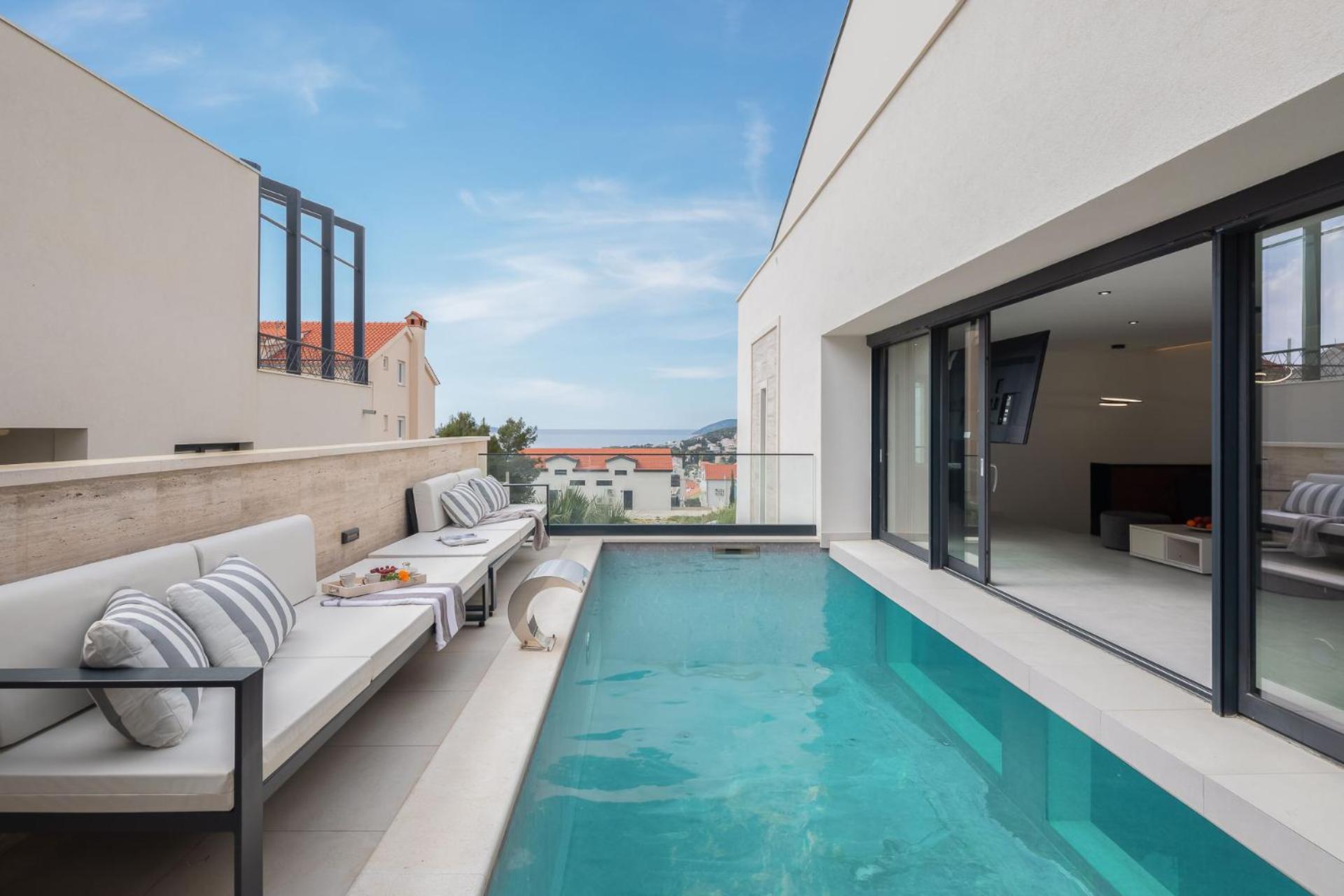 Royale With Shared Pool Apartment *
