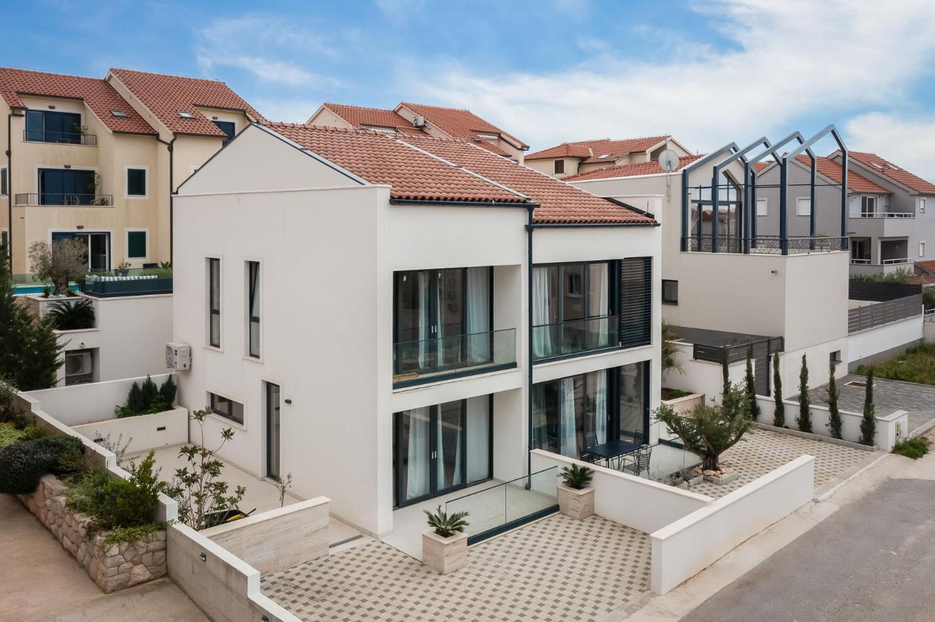 Apartment Royale With Shared Pool