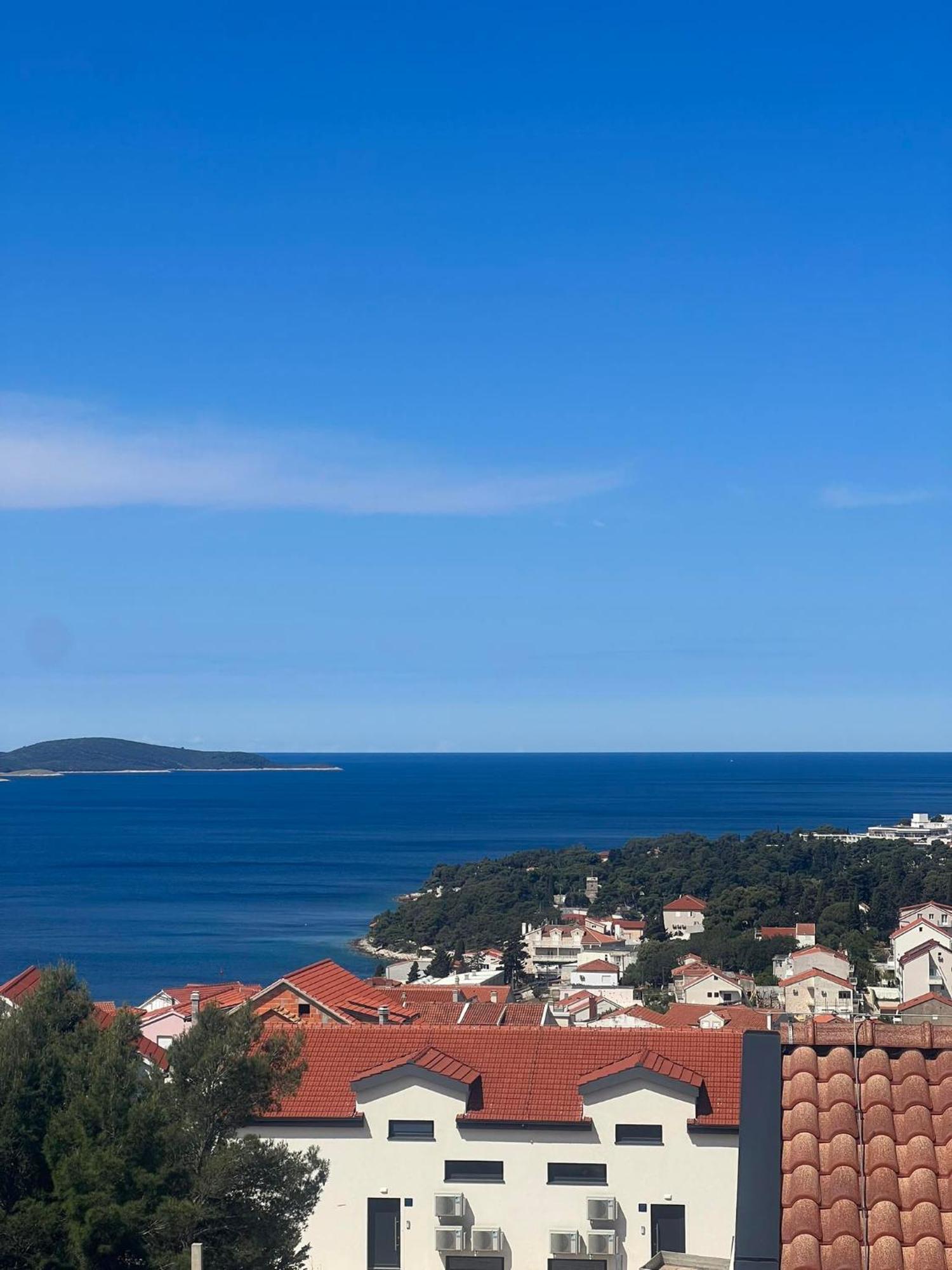 Royale With Shared Pool * Hvar Town