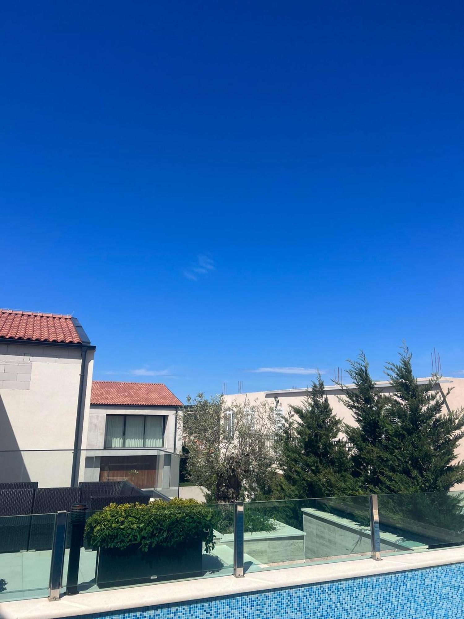 Apartment Royale With Shared Pool *