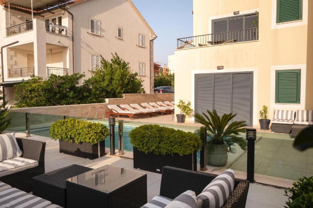 Royale With Shared Pool Apartment Hvar Town